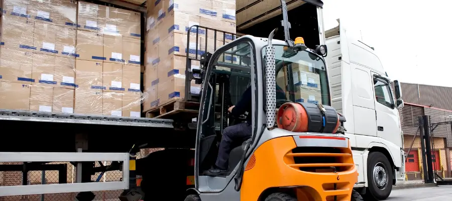 carrier ltl truck load with pallets blog image